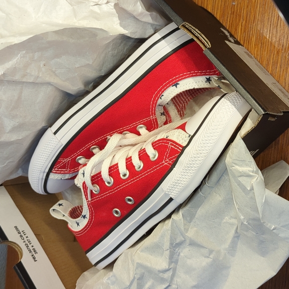 NEW!! Converse Chuck Taylor All Star Low Tops - Picture 6 of 7